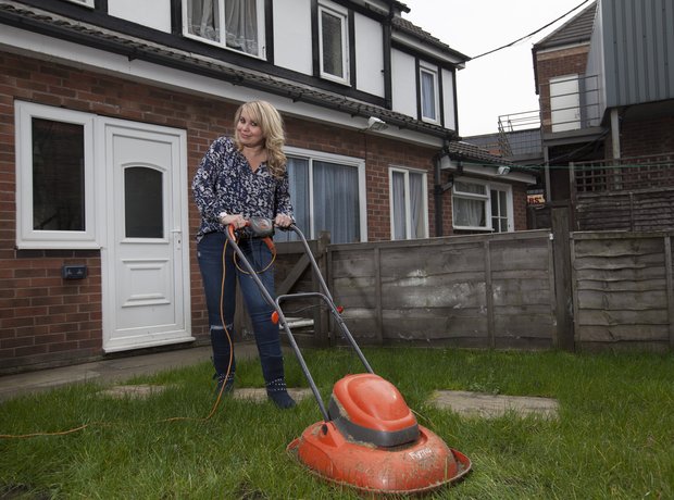 Coronation Street Tour Preparations