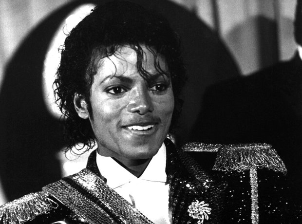 michael-jackson-with-grammys-for-thriller-1984-1440672917-view-1.jpg