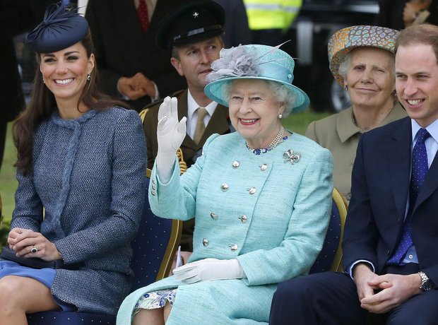 Queen's Life In Pictures