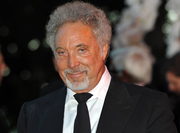 2 Who Did Tom Jones Team Up With On The Song Burning Down The