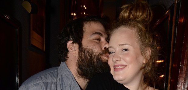 Adele Denies Split From Boyfriend Simon Konecki - Smooth