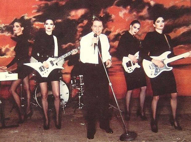Robert Palmer - Addicted To Love