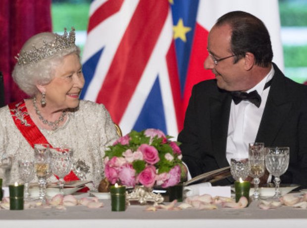 Queen Elizabeth II and President Francois Hollande