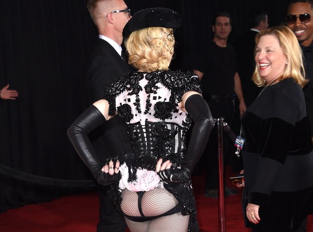 Madonna Bum Flash Grammy Awards 2015