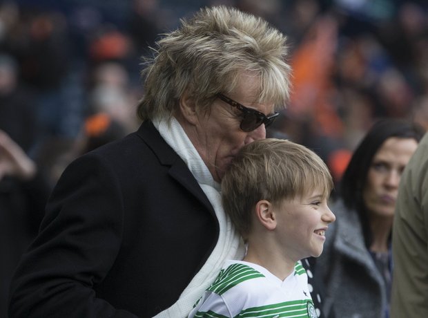 Rod Stewart kisses son Alastair
