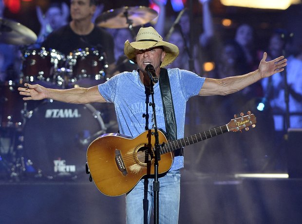 Kenny Chesney CMT Music Awards