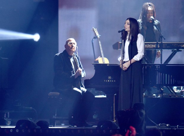 Lorde David Bowie Tribute The Brits 2016 Live Perf