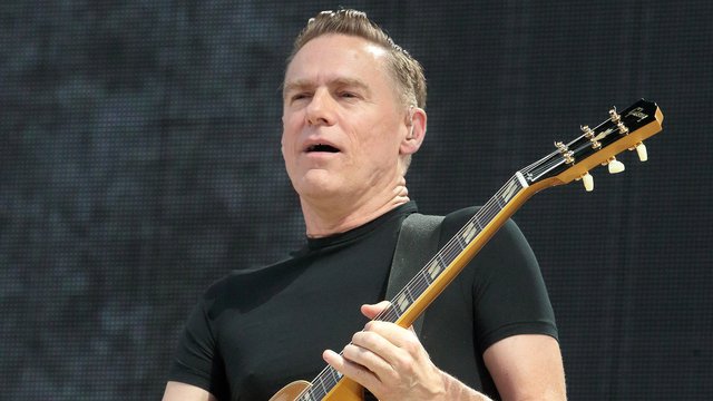 Bryan Adams UK Concert-Goers Raise £10k For Cancer Patient - Smooth