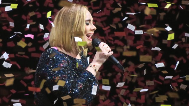 Adele and the confetti