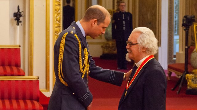 Billy Connolly knighted