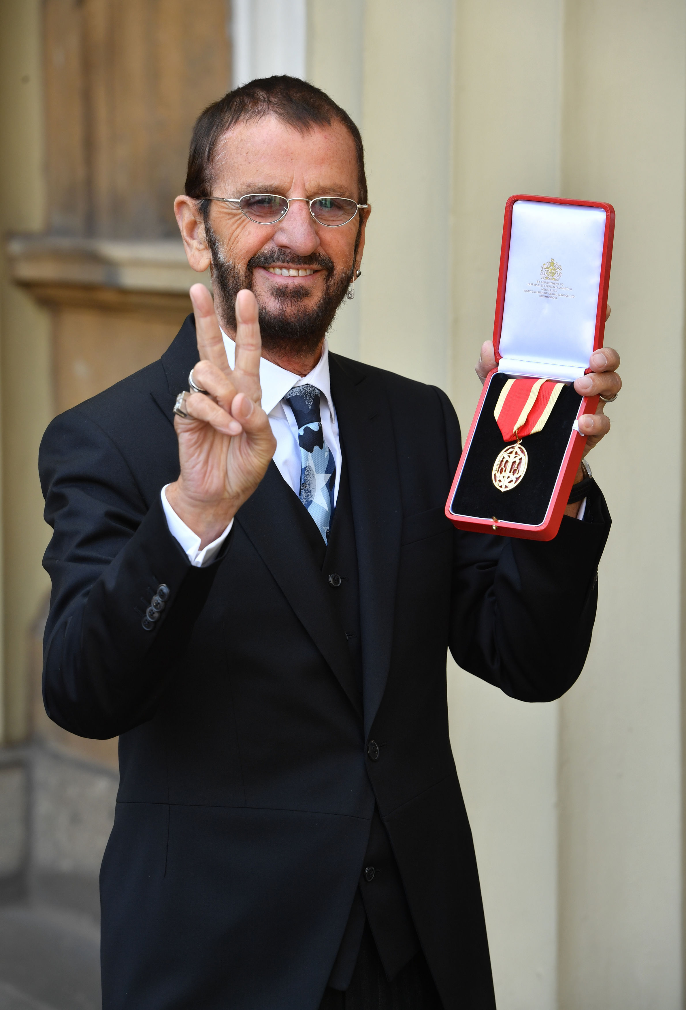 Ringo Starr knighted