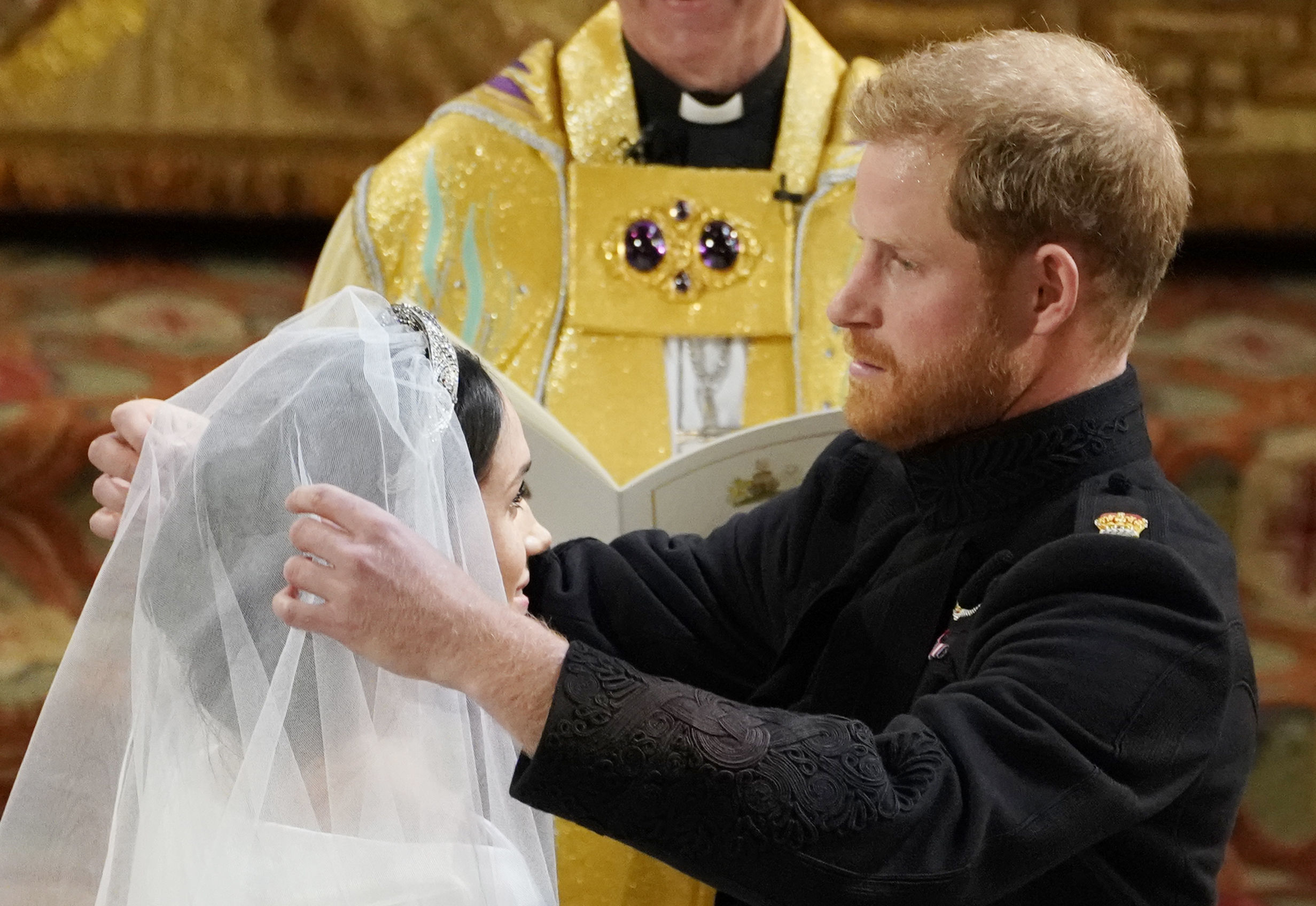 Prince Harry and Meghan Markle marry at star-studded Royal ...