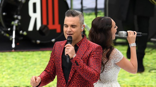 Robbie Williams and Aida Garifullina at the World 