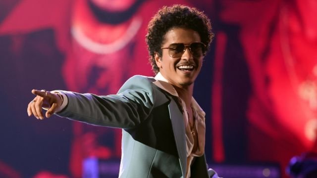 Bruno Mars - latest news, songs, photos and videos - Smooth Radio